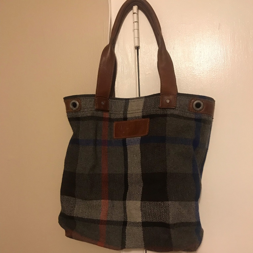 Abercrombie over the shoulder bag